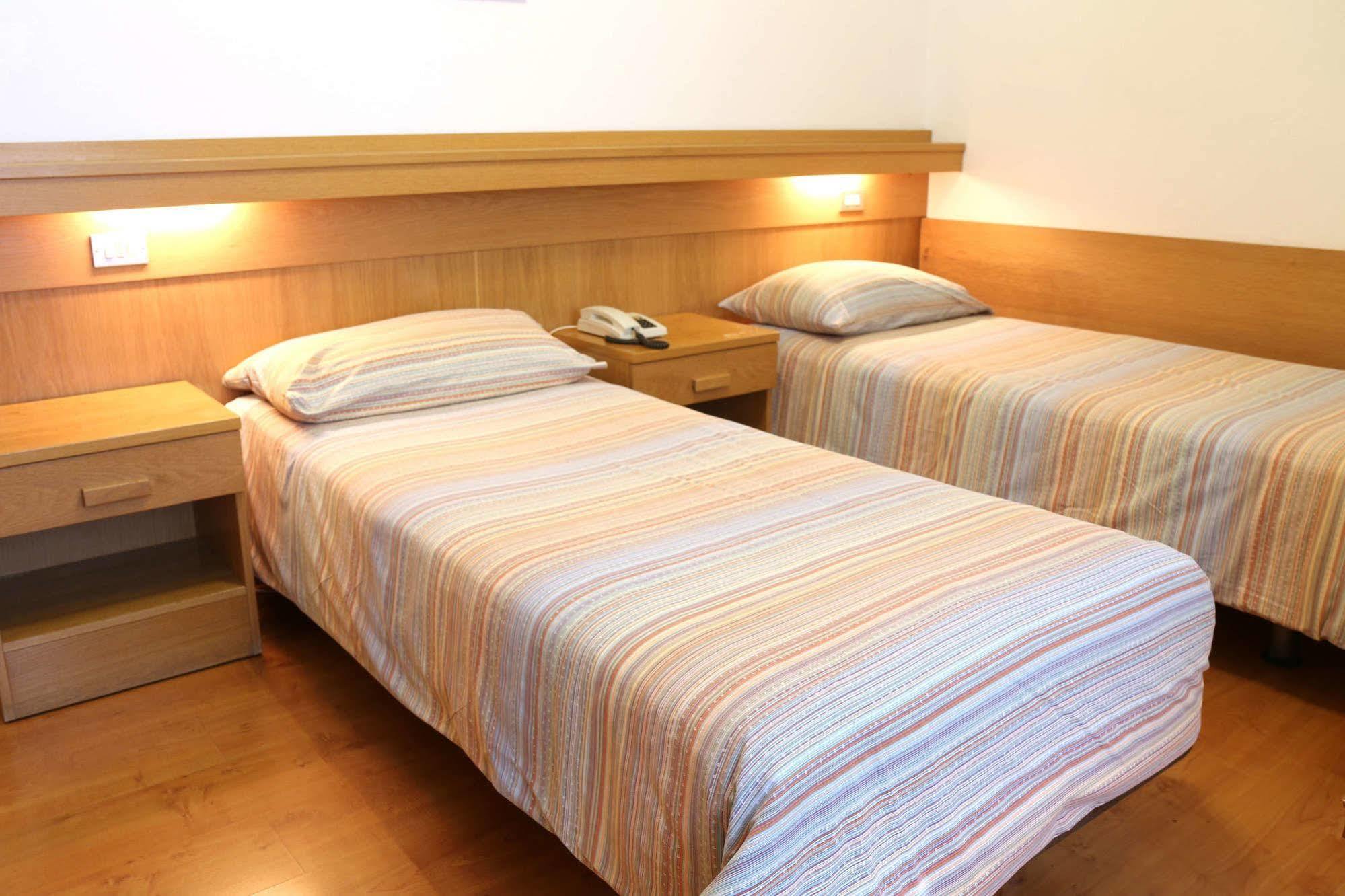 Hotel Villa Clara Torbole Sul Garda Eksteriør bilde